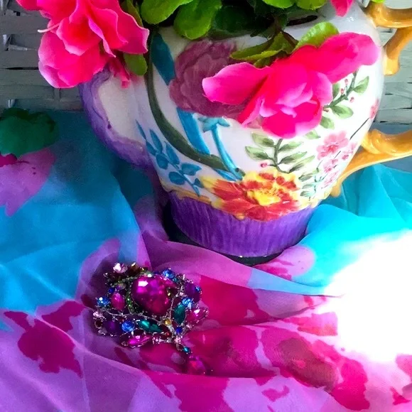 Blue Purple Fuchsia Pink Rhinestone Crystal Brooch Pin   🌸NEW 🌸  💜💙💝 - Picture 10 of 16